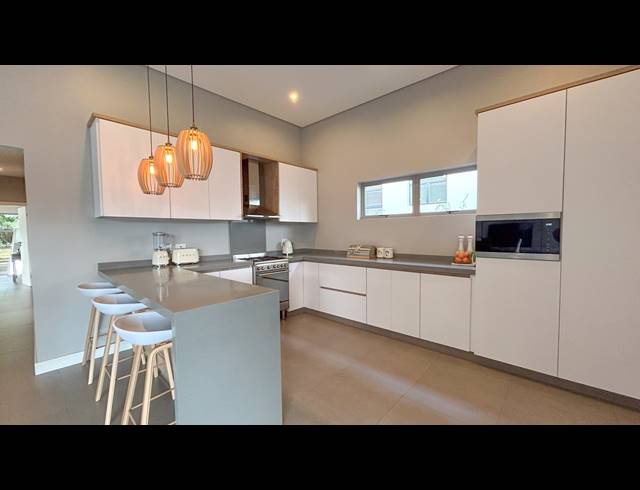 4 BEDROOM HOUSE FOR SALE IN PALM LAKES ESTATE